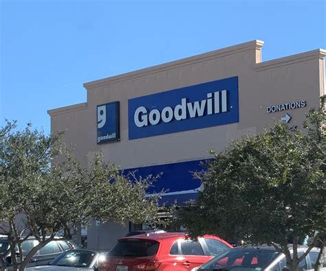GOODWILL STORE & DONATION CENTER - Dallas TX - Hours, Directions ...
