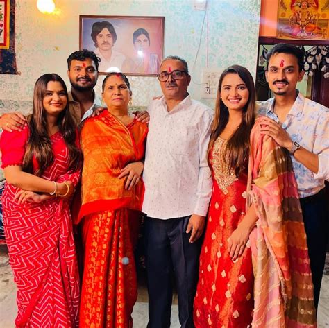 Bigg boss 19 contestant neelam giri father running hardware shop in ...