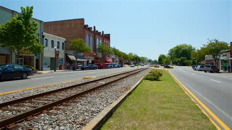 Commerce real estate