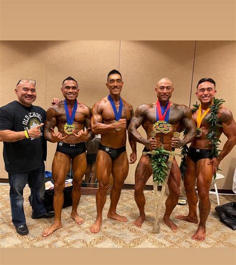 M/25/5'10" [200lbs to 177lbs] (8 months) Took 3rd in Novice Classic ...