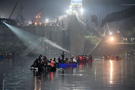 At least 141 dead in pedestrian bridge collapse in western India ...