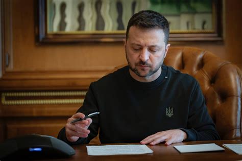 На Украине приняли закон о штрафах за оскорбления сексуального ...