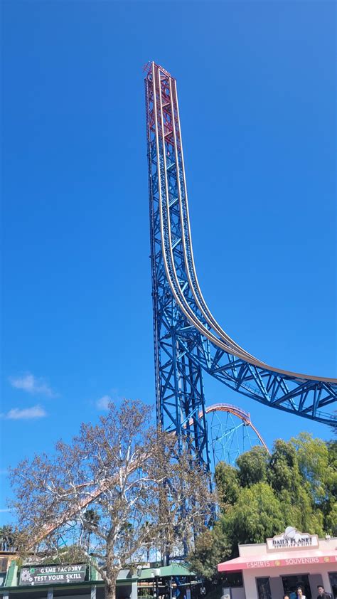 The 126 M tall [Superman: Escape from Krypton] : r/rollercoasters