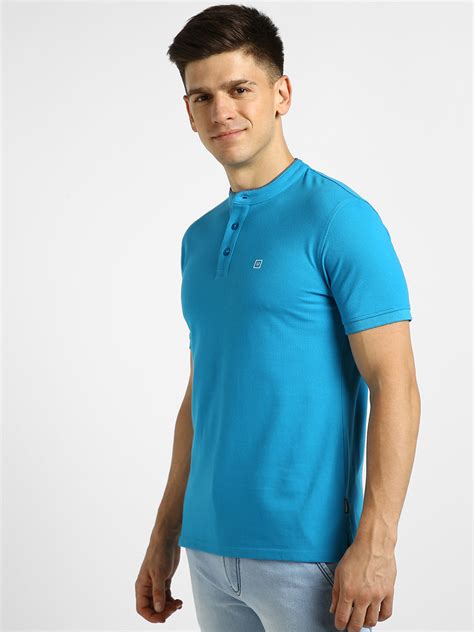 Men's Blue Solid Slim Fit Half Sleeve Cotton Polo T-Shirt with Mandari ...