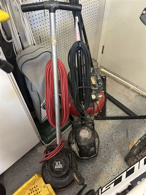 Oreck Orbiter Floor Buffer for Sale in Chula Vista, CA - OfferUp