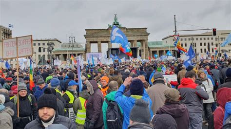 Massive Rally in Berlin Demands Peace in Ukraine | NewsClick