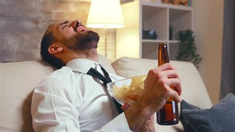 What are the Home Remedies to stop Vomiting after drinking Alcohol? – NutritionFact.in