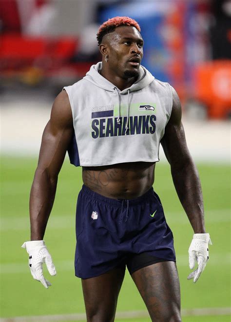 Download DK Metcalf Muscular Built Wallpaper | Wallpapers.com