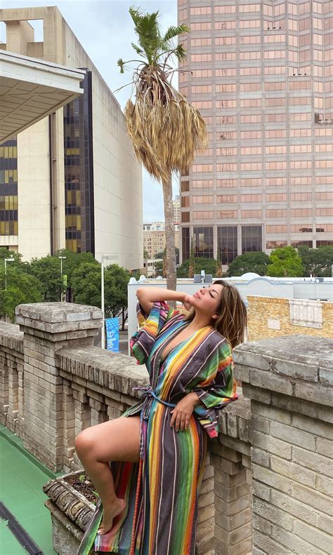 TW Pornstars - Onlyfans/claudiag Top1%. Twitter. Amor a la mexicana ️ Do you like this cute robe ...