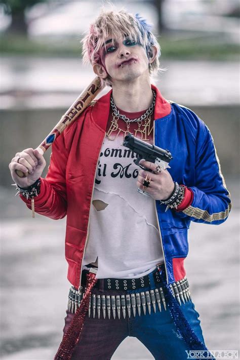 Male take on Harley Quinn | Gender bend cosplay, Harley quinn, Male cosplay