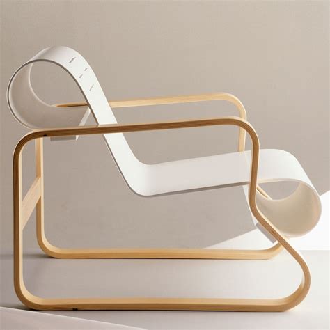 Silla Paimio del diseñador finlandés Alvar Aalto. | Cores claras ...