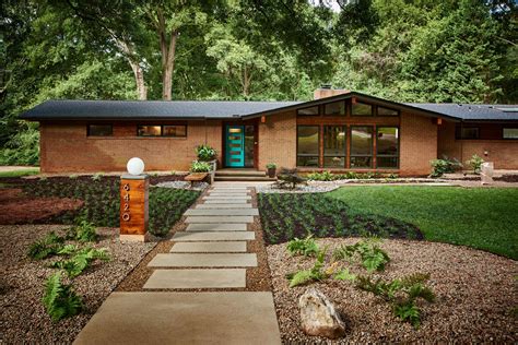Mid century modern exterior, Mid century modern house exterior, Ranch ...