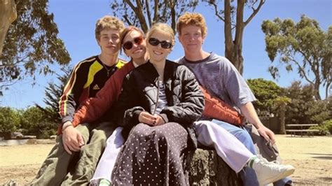 Danny Moder celebrates Julia Roberts, kids with rare family photo - ABC News