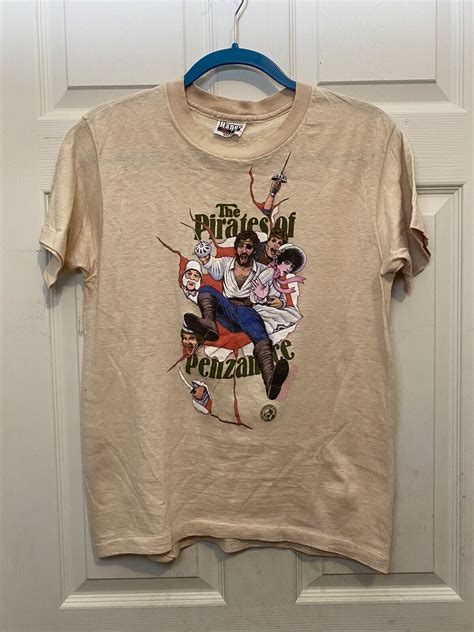1983 The Pirates Of Penzance Broadway Vintage T-Shirt… - Gem