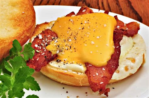 5 festive holiday-themed sandwich recipes for your griller