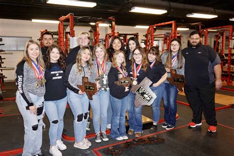 Elkhart ISD Celebrates Powerlift State Champions - The Messenger News