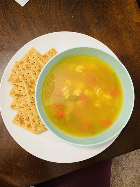 Chicken vegetable rotini soup and whole wheat saltines - 280 calories ...