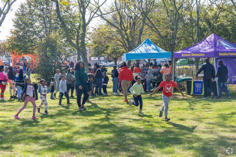 About Edgemere | Schools, Demographics, Things to Do - Homes.com