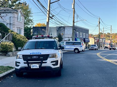 NYPD: Man fought off armed suspect in home-invasion robbery on Staten ...