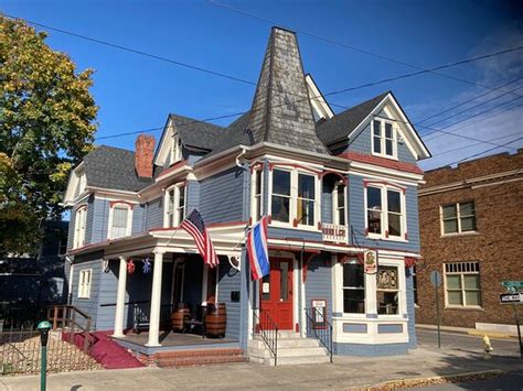 Incredible find in Martinsburg! - Reviews, Photos - Thai Martinsburg ...