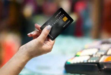 信用卡怎么刷，更容易提升信用度 - 用卡攻略 - 老侯说支付