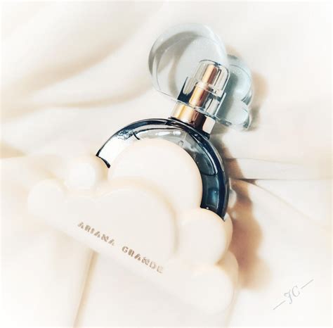 Cloud Ariana Grande perfumy - to perfumy dla kobiet 2018