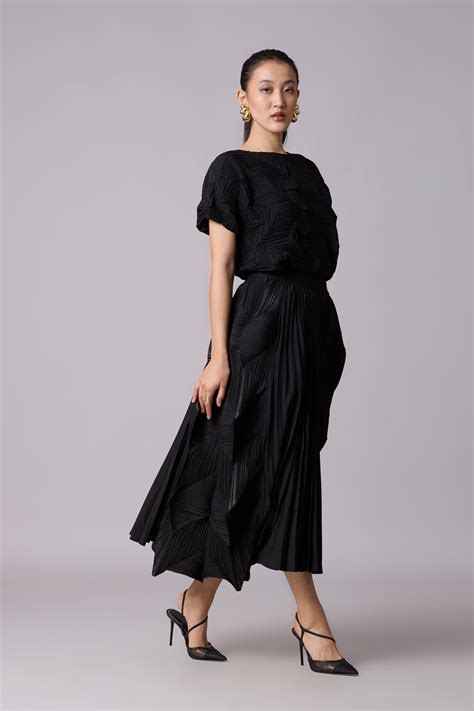 Buy Black Gia 3D Pleated Skirt Set for Women