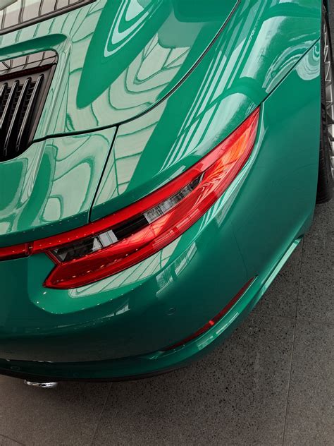 Viridian Green Metallic | Porsche Colors