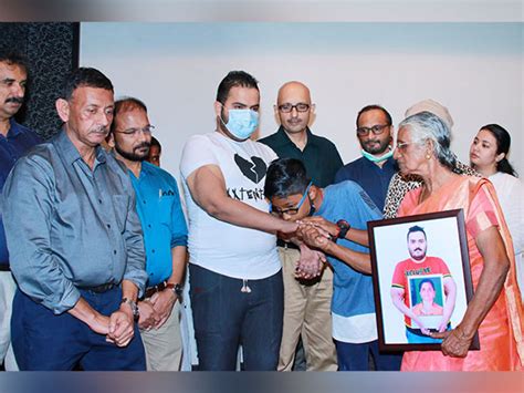 Karnataka man, Iraqi national receive full-arm transplant in Kochi ...