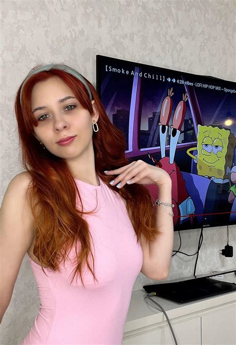 Spongebob also likes redheads. - Sexy