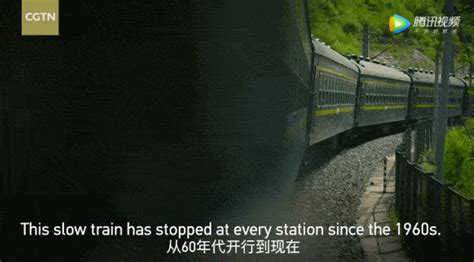 运行秦岭深处6063次绿皮火车，全程停靠38个站，最高时速70km/h，运行64年之久_陕西省宝鸡市_次列车_太白山