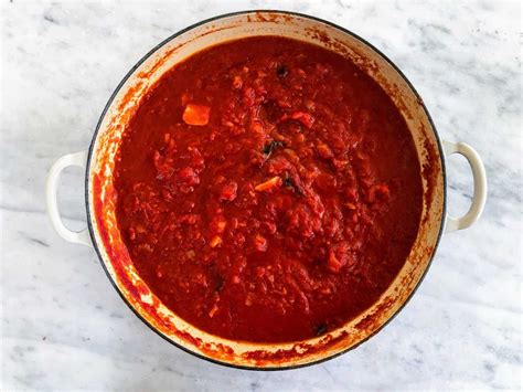 Pomodoro Sauce Recipe - Authentic Tomato Sauce Straight From An Italian ...