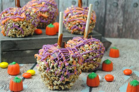 How To Make Caramel Apples For Halloween - Serendipity And Spice