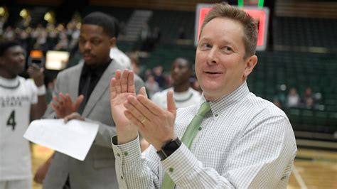 Colorado State basketball coach Niko Medved signs contract extension