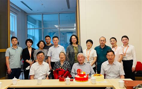 化学所领导慰问朱起鹤院士，庆祝其九十九岁寿辰--中国科学院化学研究所