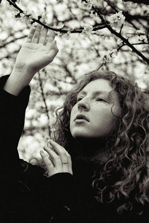 Picture for a Woman 的图像结果