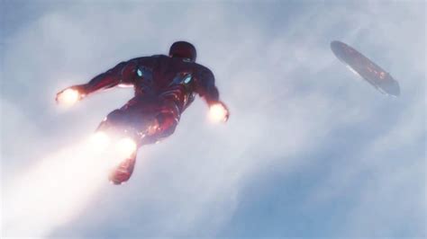 Iron Man Flying Wallpapers - Top Free Iron Man Flying Backgrounds ...