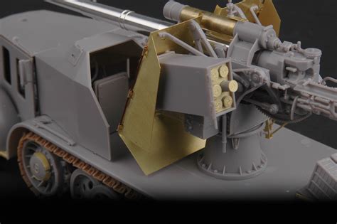 German 8.8cm Flak 18 Selbstfahrlafette - Trumpeter på Gombotec webshop.