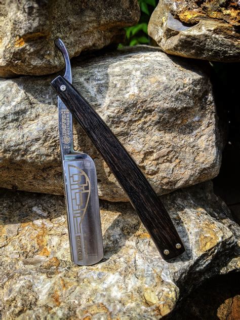 Dovo Master's Straight Razor, Ebony Wood Handle 6/8