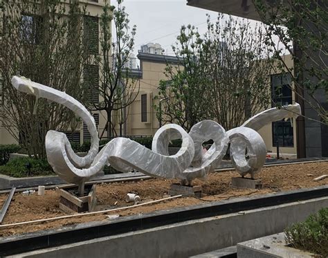 不锈钢拉丝飘带雕塑 - 功能雕塑 - 四川星耀达雕塑有限公司