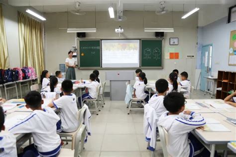 郑州市实验高级中学--@实高2018级学子，您有一份《入学攻略》待签收