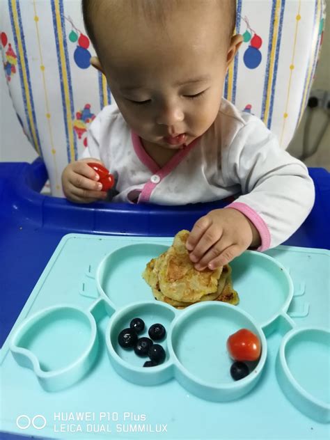暴龙败家女: 宝宝副食品： 母乳香蕉oats pancakes