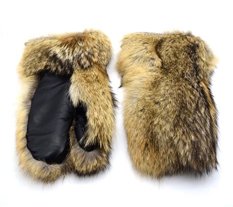 Men’s Long Coyote Fur Mittens – Extreme Warmth & Durability