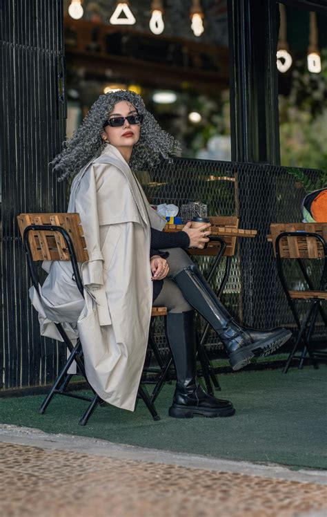 Girls+In+Skimpy+Clothes+Images Photos, Download The BEST Free Girls+In ...