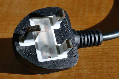 ¿Qué es contacto eléctrico? Definición, concepto y significado.