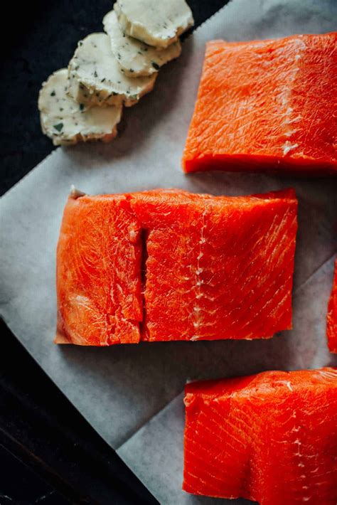 Salmon Internal Temperature Guide (Raw, Medium, Fully Cooked) - Girl ...