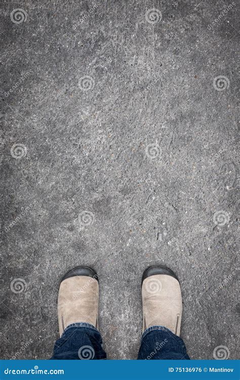 Best Shoes To Wear On Concrete Floors All Day – Clsa Flooring Guide