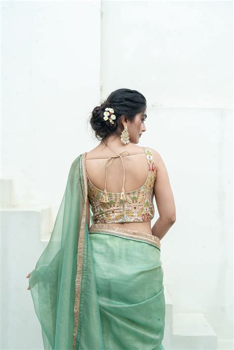 Woven Designed Kashi Banarsi Scoop Neck Padded White Saree Blouse