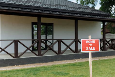 Sell Your House in Nine Days Without a Realtor - Tamara Like Camera
