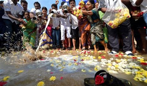 Hundreds of people pay homage to 2004 Tsunami Victims in TamilNadu ...